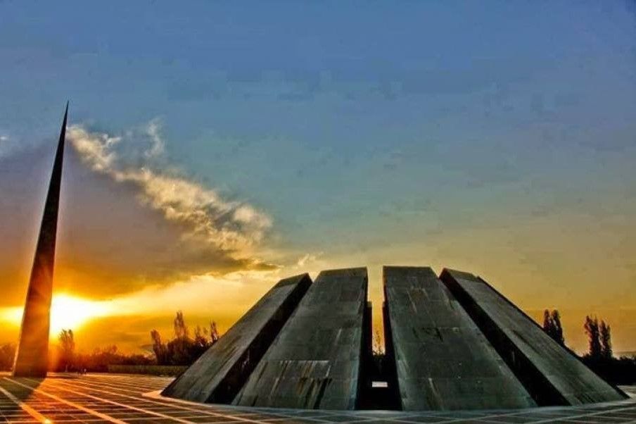 Tsitsernakaberd, él monumento del holocausto