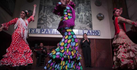 Del «café cantante» al «tablao» 21 El Patio Sevillano
