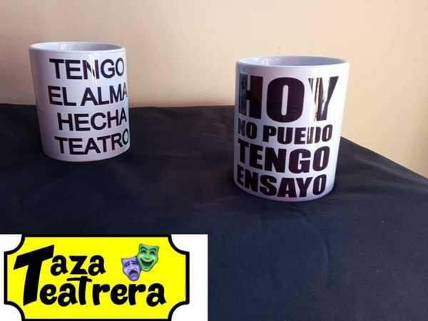 tazas con diálogos