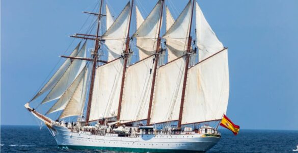 …y Elcano circunnavegó la tierra 13 buque Elcano