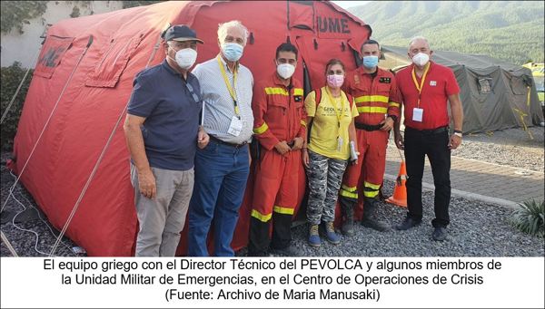 El equipo griego con el Director Técnico del PEVOLCA y algunos miembros de la Unidad Militar de Emergencias