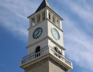 Tirana. Cuando el encanto no está en la belleza 3 Torre del reloj