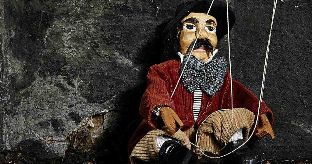 La suerte de las marionetas