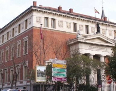Gramática y corrección lingüística 4 sobre el escritor