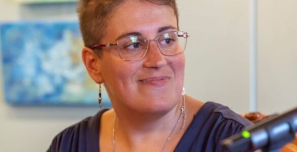 Manoli Penalva: «sin lugar a dudas, la poesía tiene capacidad sanadora» 7 los abrazos perdidos