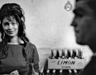 Sergio Larraín. La fotografía como documento social 12 Foto Bar. Valparaiso. Chile (c) Sergio Larrain. Magnum Photos