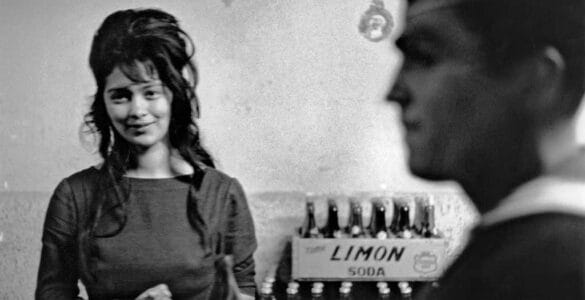 Sergio Larraín. La fotografía como documento social 13 Foto Bar. Valparaiso. Chile (c) Sergio Larrain. Magnum Photos
