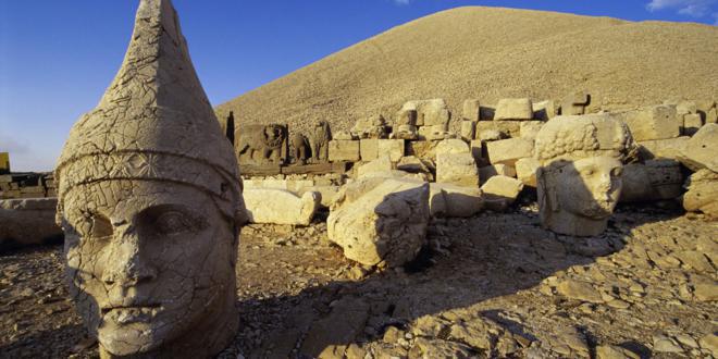 Decapitación de los dioses de Nemrut Dağ