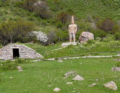 Un Tesoro Nacional y otra inscripción sin descifrar 2 El túmulo de Issyk
