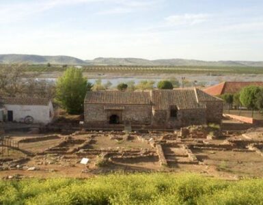 Ermita-Santuario De Nuestra Señora De Oreto Y Zuqueca - Yacimiento