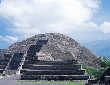 Arqueología viva 3 Pirámide de la Luna