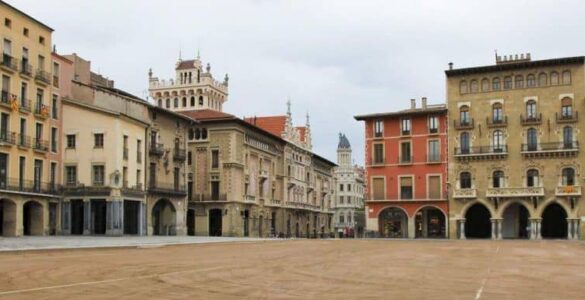 La Cataluña naciente, financiada por la Córdoba califal 9 Plaza Mayor - Vic - Cataluña