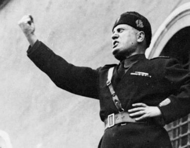 Factores psicosociales en el adoctrinamiento político 2 mussolini